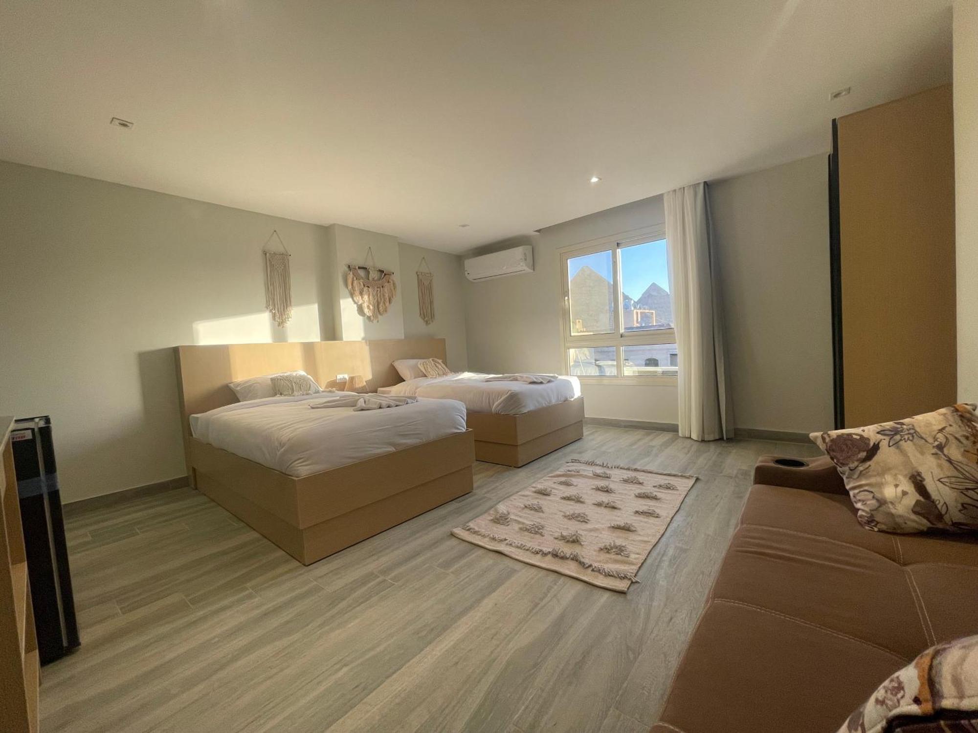 Diyar Pyramids Inn Kafrat al Jabal Exterior photo